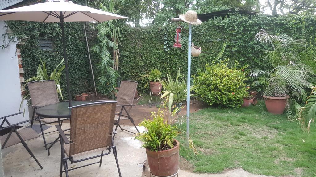 Hostal El Jardin León エクステリア 写真
