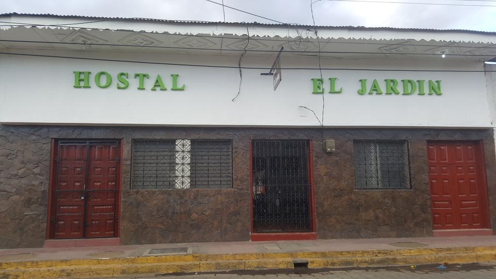 Hostal El Jardin León エクステリア 写真