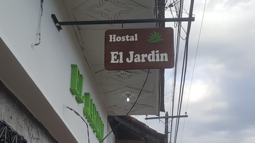 Hostal El Jardin León エクステリア 写真