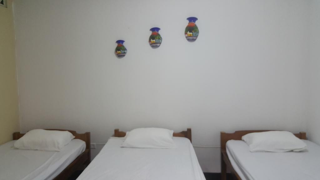 Hostal El Jardin León エクステリア 写真