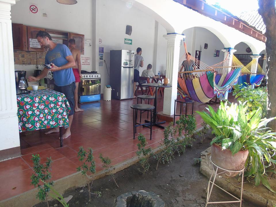 Hostal El Jardin León エクステリア 写真